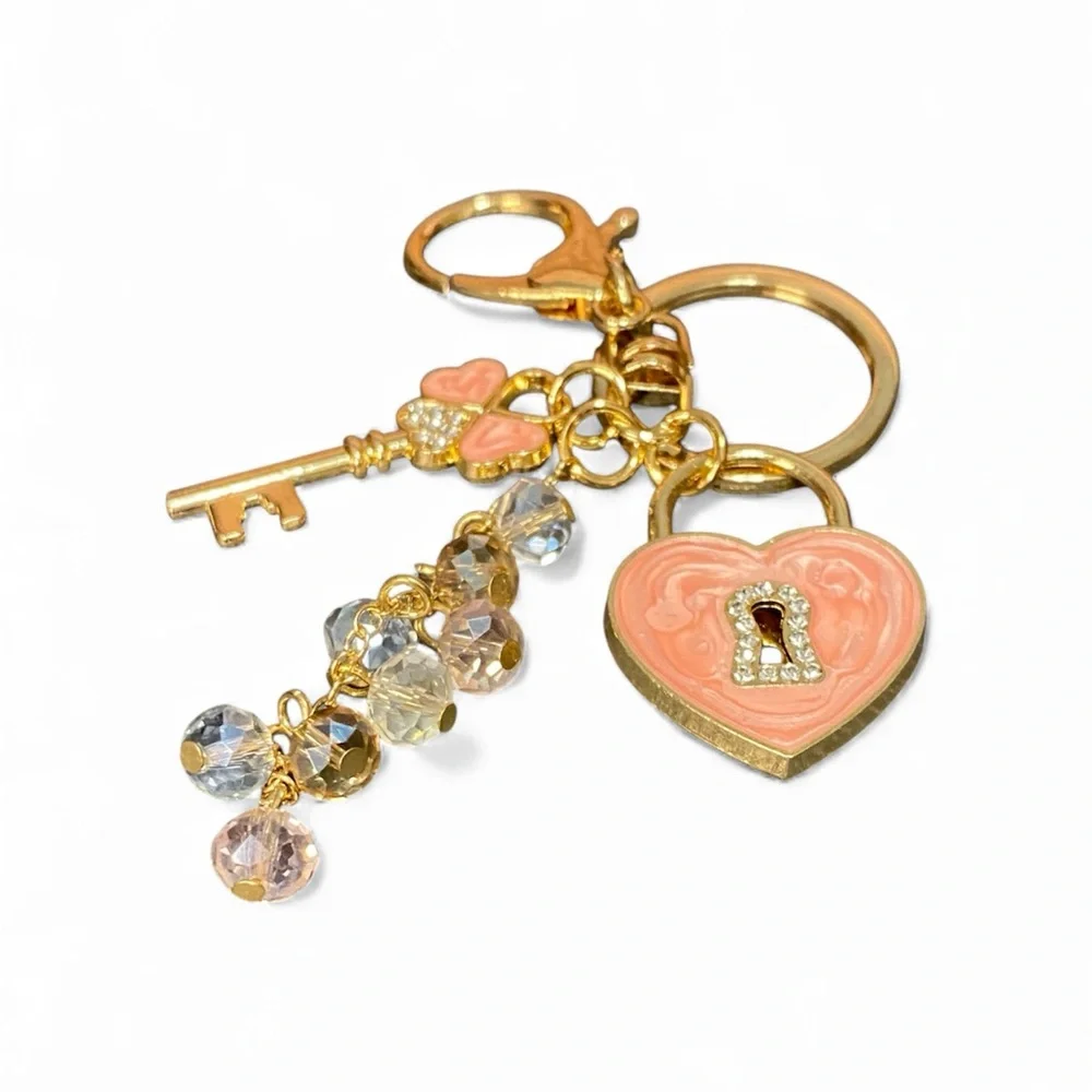 NWOT Heart and Key Bag Charm